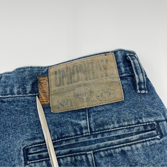 Vintage UnionBay High Waist Denim Shorts Jorts Women’s Size 32 Pleated 90s - Picture 6 of 13